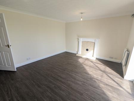 4 bedroom Detached house to let in Gunnell Close, Kettering, NN15