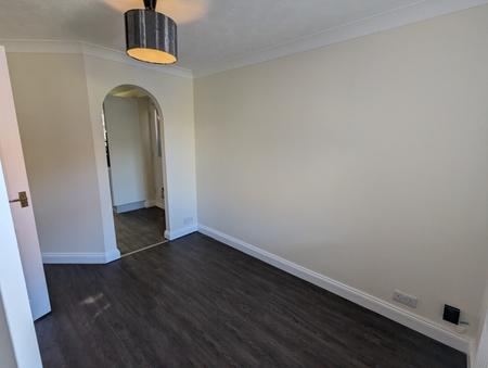 4 bedroom Detached house to let in Gunnell Close, Kettering, NN15
