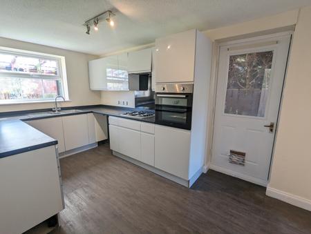 4 bedroom Detached house to let in Gunnell Close, Kettering, NN15
