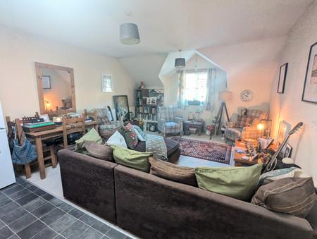 2 bedroom Flat to let in Rothwell Road, Kettering, NN16