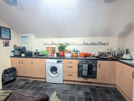 2 bedroom Flat to let in Rothwell Road, Kettering, NN16
