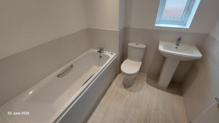 3 bedroom Semi-detached house to let in Nightingale Lane, King's Lynn, PE30