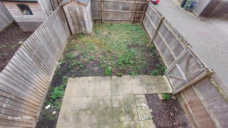 3 bedroom Semi-detached house to let in Nightingale Lane, King's Lynn, PE30