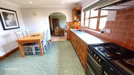 4 bedroom Detached house to let in Burrells Meadow, Beeston, King's Lynn, PE32