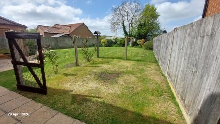 4 bedroom Detached house to let in Burrells Meadow, Beeston, King's Lynn, PE32