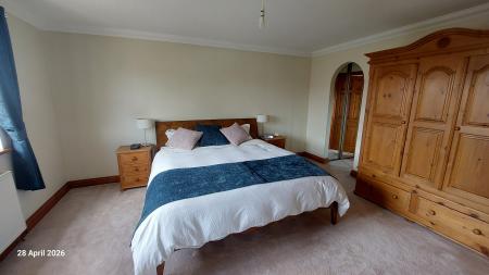 4 bedroom Detached house to let in Burrells Meadow, Beeston, King's Lynn, PE32
