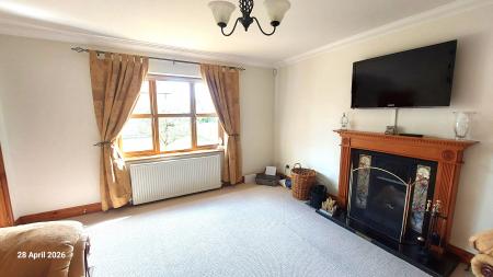 4 bedroom Detached house to let in Burrells Meadow, Beeston, King's Lynn, PE32
