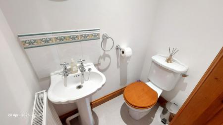 4 bedroom Detached house to let in Burrells Meadow, Beeston, King's Lynn, PE32