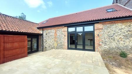 4 bedroom Barn Conversion to let in Nethergate St, Harpley, King's Lynn, PE31