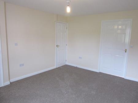 3 bedroom Semi-detached house to let in Deas Road, South Wootton, PE30
