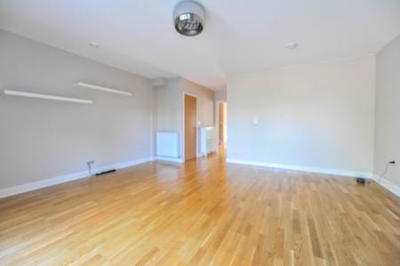 4 bedroom Terraced House to let in Dalmeny Way, Epsom, KT18