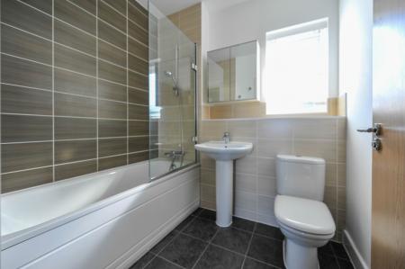 4 bedroom Terraced House to let in Dalmeny Way, Epsom, KT18