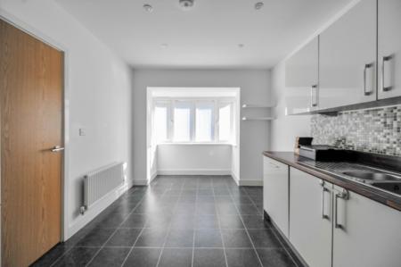 4 bedroom Terraced House to let in Dalmeny Way, Epsom, KT18