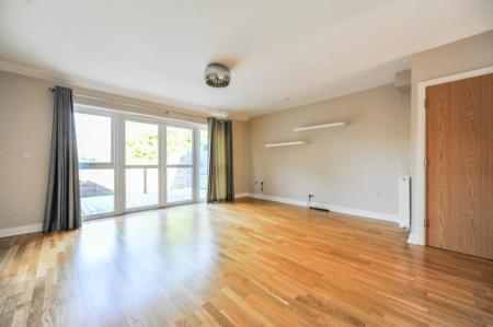 4 bedroom Terraced House to let in Dalmeny Way, Epsom, KT18