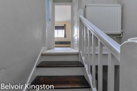 1 bedroom Flat to let in St. James Road, Kingston, KT6