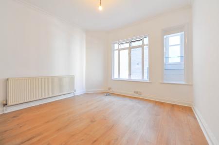 1 bedroom Flat to let in St. James Road, Kingston, KT6