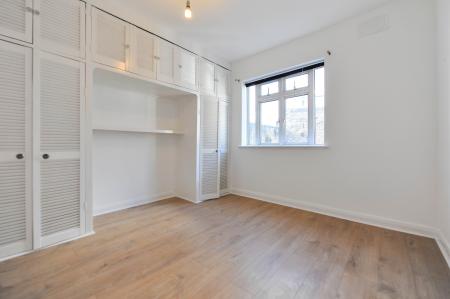 1 bedroom Flat to let in St. James Road, Kingston, KT6
