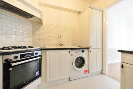 1 bedroom Flat to let in St. James Road, Kingston, KT6