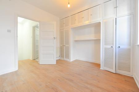 1 bedroom Flat to let in St. James Road, Kingston, KT6