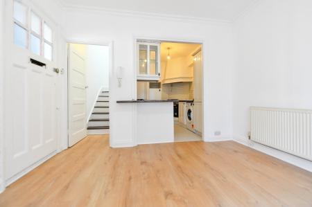 1 bedroom Flat to let in St. James Road, Kingston, KT6