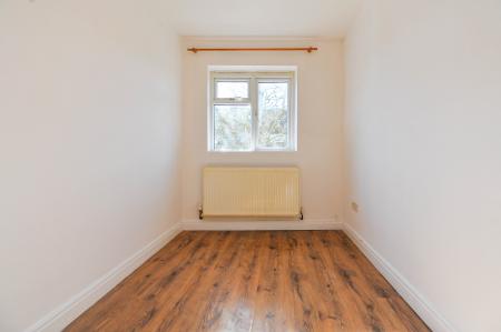 3 bedroom Flat to let in Grange Road, London, SE1