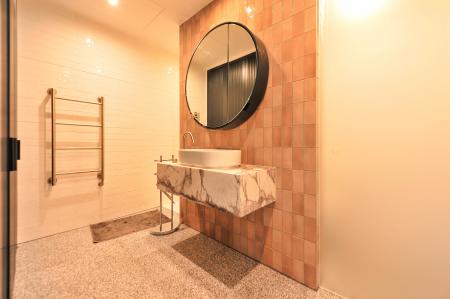 2 bedroom Flat to let in 1 Viaduct Gardens, London, SW11