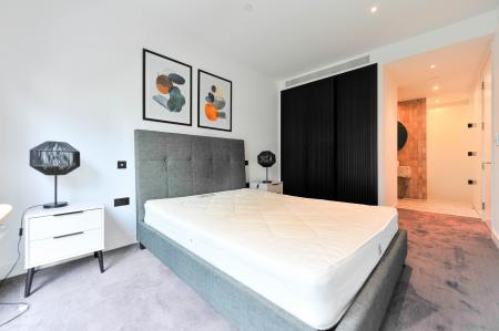 2 bedroom Flat to let in 1 Viaduct Gardens, London, SW11