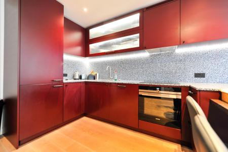 2 bedroom Flat to let in 1 Viaduct Gardens, London, SW11