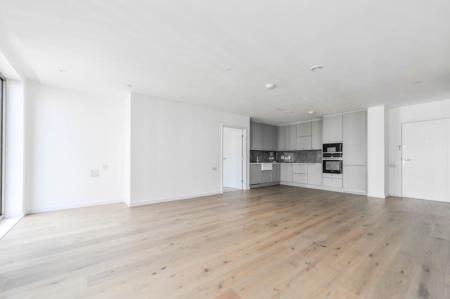 2 bedroom Flat to let in 83 Upper Richmond Road, London, SW15