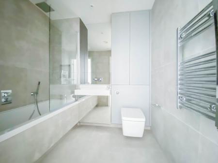 2 bedroom Flat to let in 83 Upper Richmond Road, London, SW15