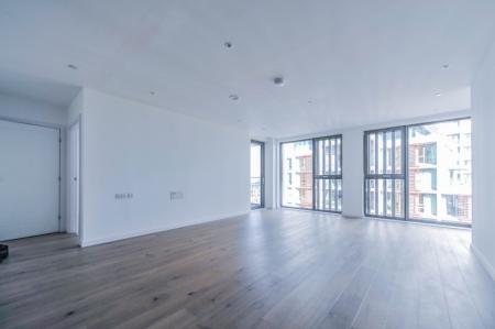 2 bedroom Flat to let in 83 Upper Richmond Road, London, SW15