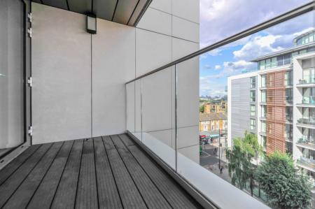 2 bedroom Flat to let in 83 Upper Richmond Road, London, SW15