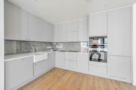 2 bedroom Flat to let in 83 Upper Richmond Road, London, SW15