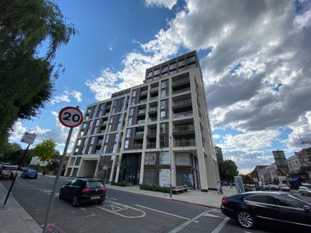 2 bedroom Flat to let in 83 Upper Richmond Road, London, SW15