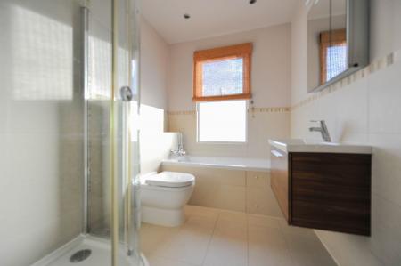3 bedroom Terraced House to let in Kingscote Road, New Malden, Kingston, KT3