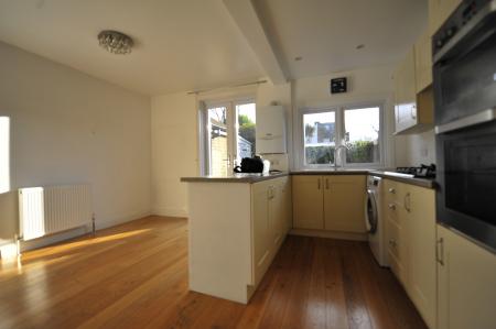 3 bedroom Terraced House to let in Kingscote Road, New Malden, Kingston, KT3