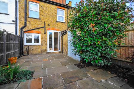 3 bedroom Terraced House to let in Kingscote Road, New Malden, Kingston, KT3