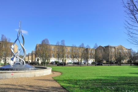 4 bedroom Town house to let in Chadwick Place, Kingston, KT6