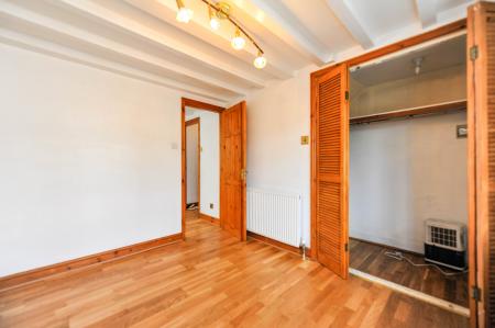 2 bedroom Detached house to let in Whitton Road, London, TW2