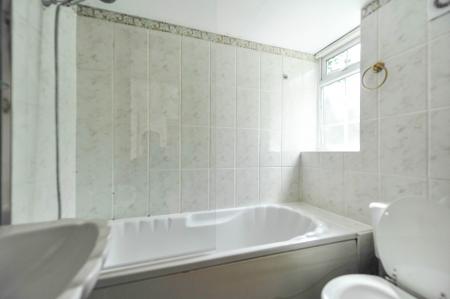 2 bedroom Detached house to let in Whitton Road, London, TW2