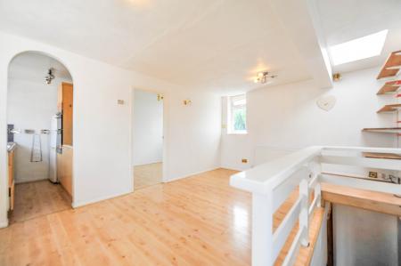 Whitton Road, London, TW2