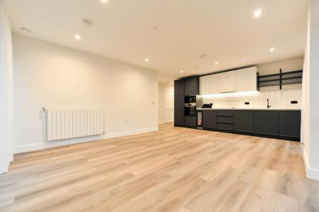 3 bedroom Flat to let in 17 Townsend Road, London, SE3