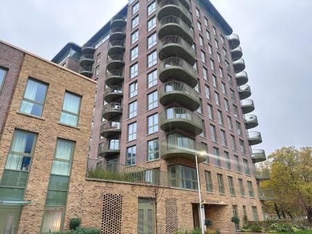 3 bedroom Flat to let in 17 Townsend Road, London, SE3
