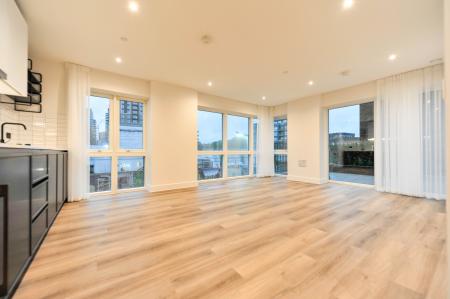 3 bedroom Flat to let in 17 Townsend Road, London, SE3