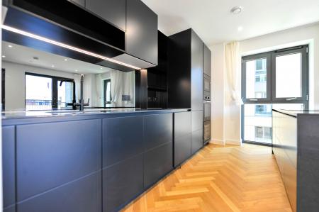 2 bedroom Flat to let in Dragonfly Walk, London, N4