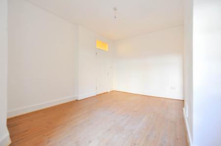 2 bedroom Flat to let in Lillie Road, London, SW6