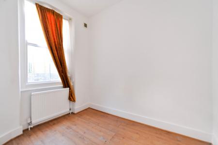 2 bedroom Flat to let in Lillie Road, London, SW6