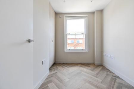 3 bedroom Flat to let in Warwick Way, London, SW1V