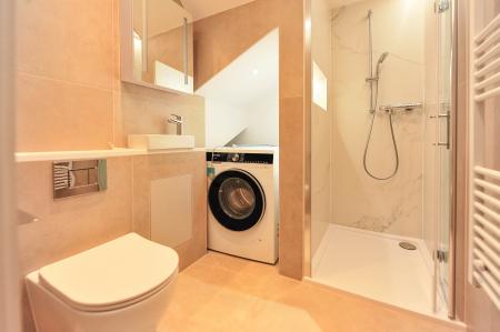 3 bedroom Flat to let in Warwick Way, London, SW1V