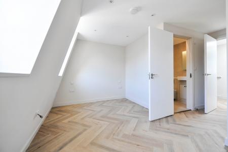 3 bedroom Flat to let in Warwick Way, London, SW1V